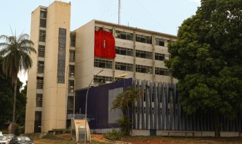 Famílias ocupam prédio da União em Brasília pedindo reforma urbana