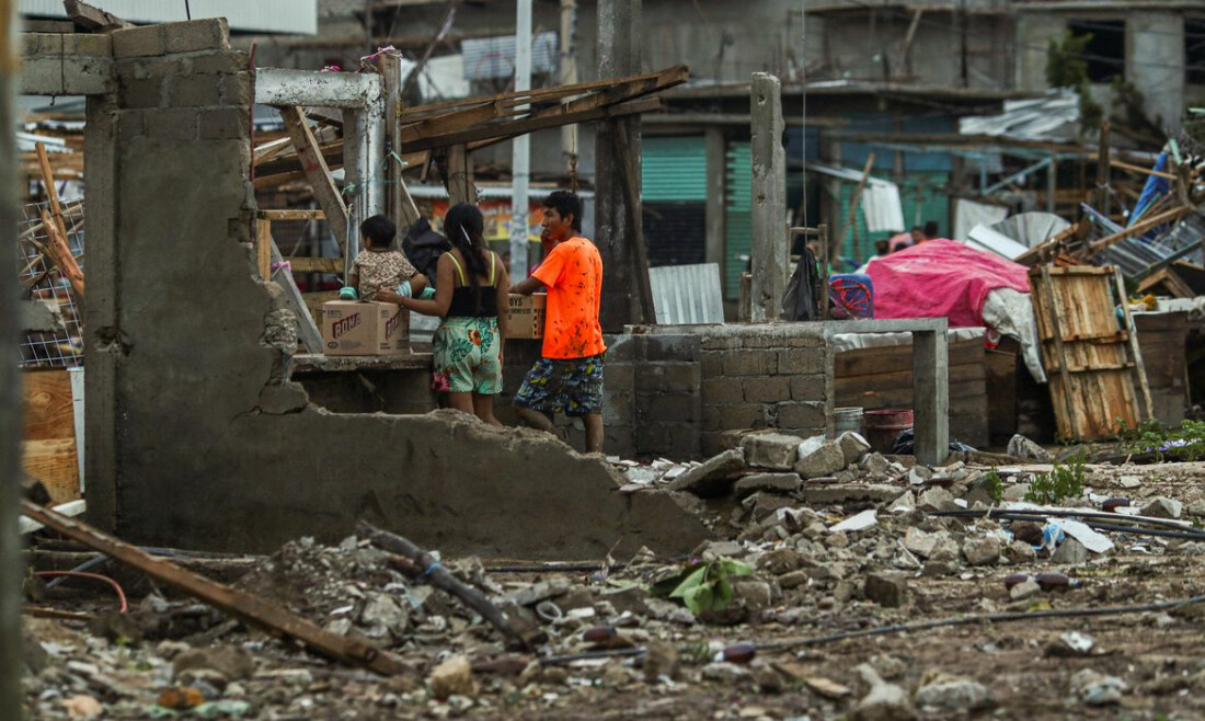 México registra 27 mortos pelo furacão Otis e contabiliza prejuízos
