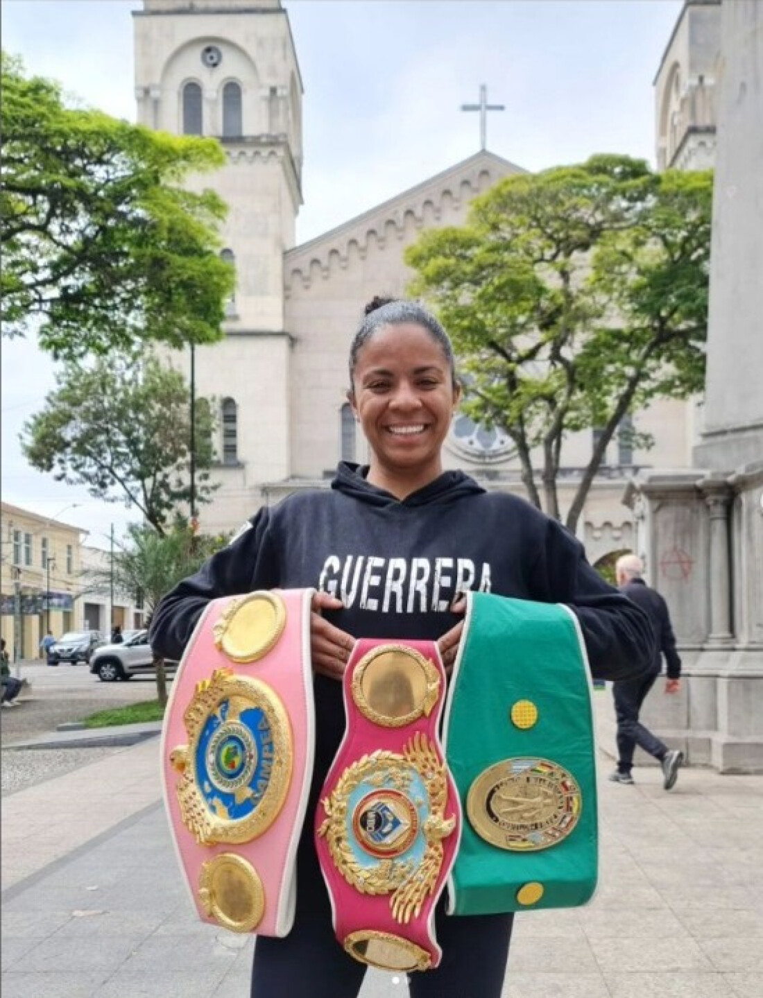 Campeã mundial de boxe de Mogi enfrenta Amanda Serrano 