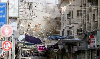 Intensos bombardeios destruíram as últimas rotas internacionais