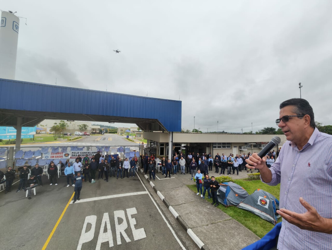 Sem acordo, trabalhadores da GM de Mogi mantêm greve 