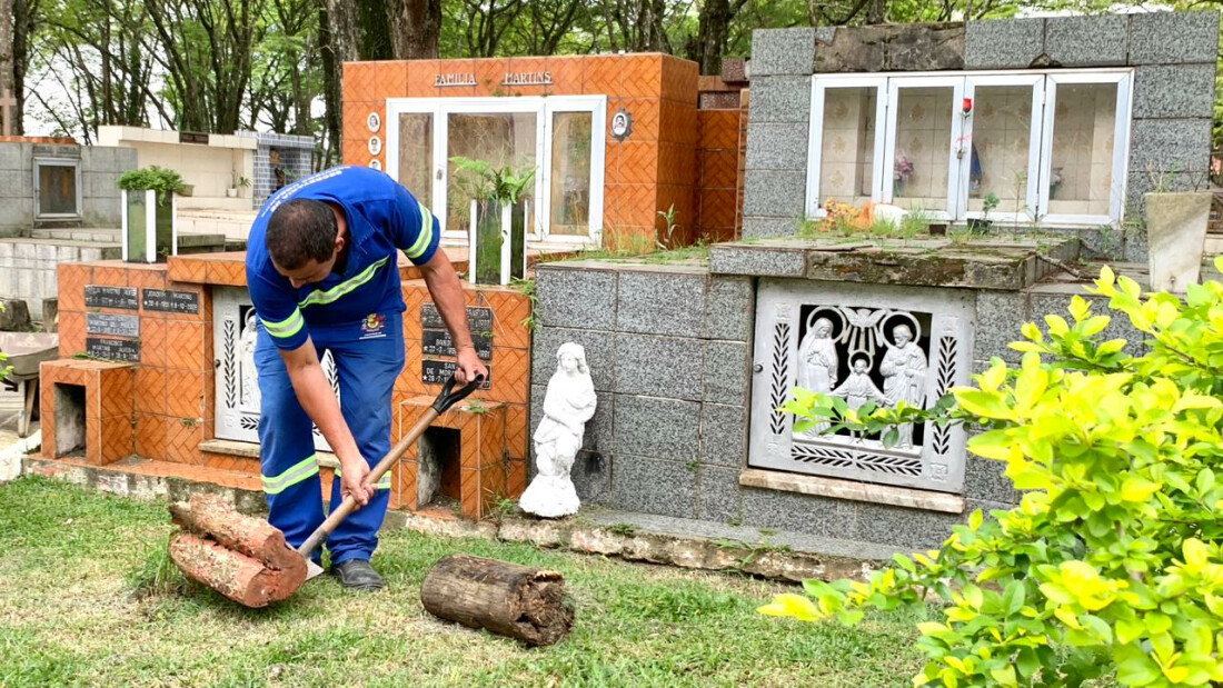 Itaquá reforça manutenção de cemitérios e espera receber 17 mil visitantes