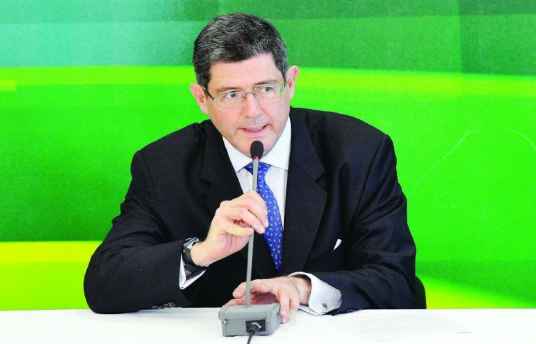 'Levy fica porque nunca saiu', diz ministro Edinho Silva