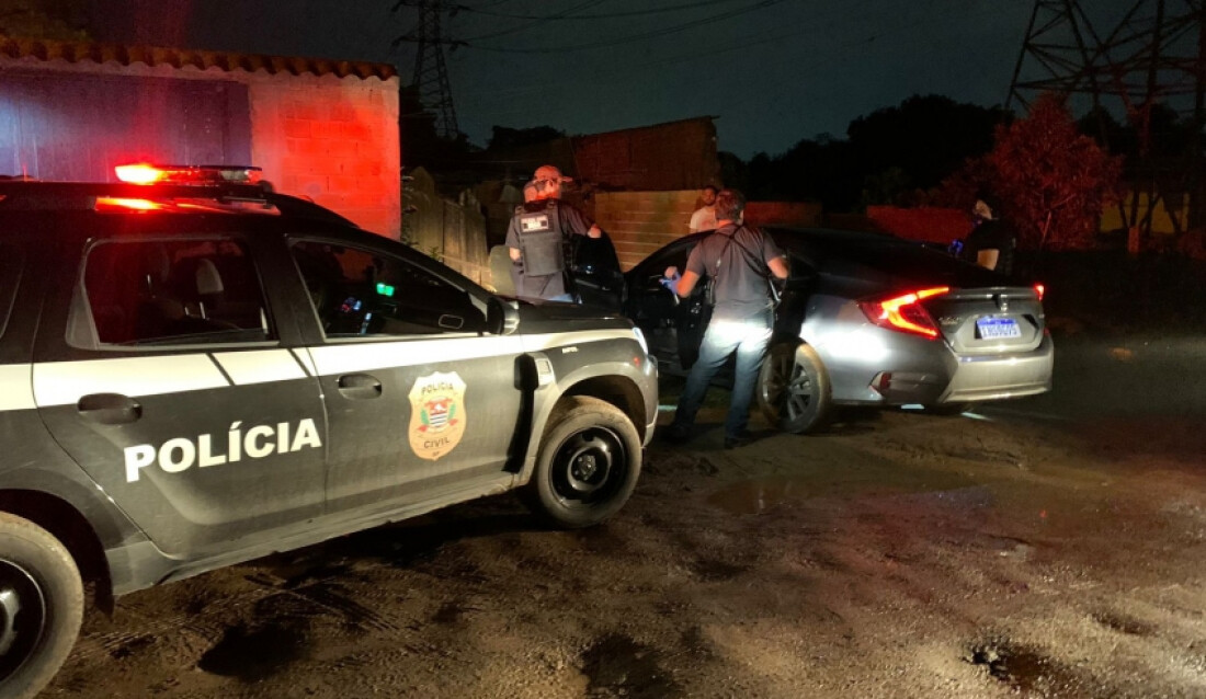 Trabalho conjunto da GCM e da PM recupera veículo roubado em UPA e prende dois suspeitos
