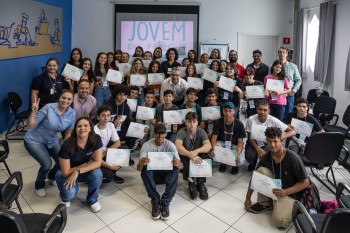 Programa Jovem em Foco conclui formação e entrega certificados 