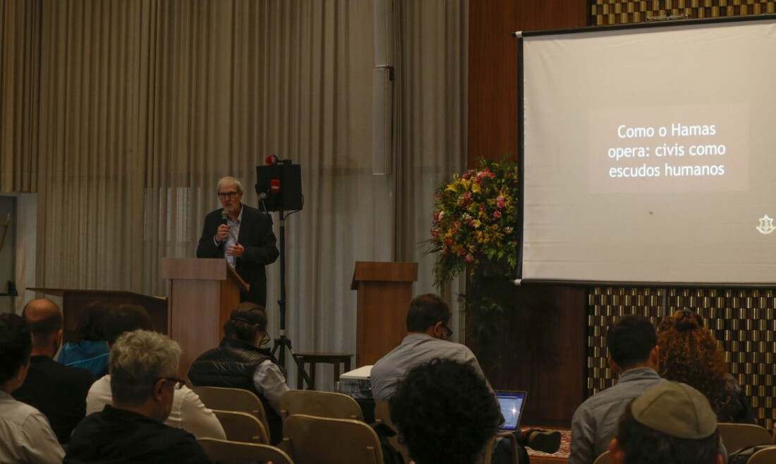 Críticas à imprensa