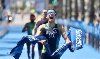 Bronze no nado artístico