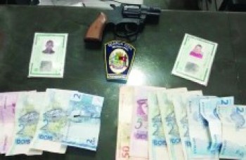 Dupla é reconhecida em outros roubos em Itaquá