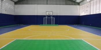 Prefeitura entrega quadras de escolas