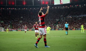 Bragantino tropeça