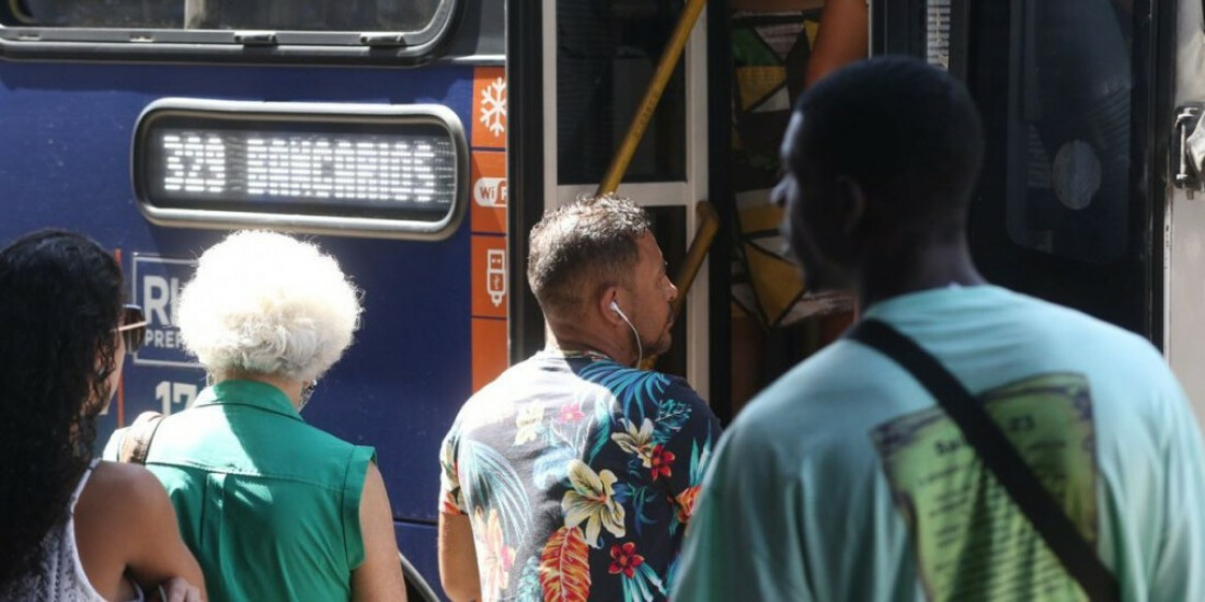 Covid-19: Brasil registra 239 mortes e 56,6 mil casos em 24 horas