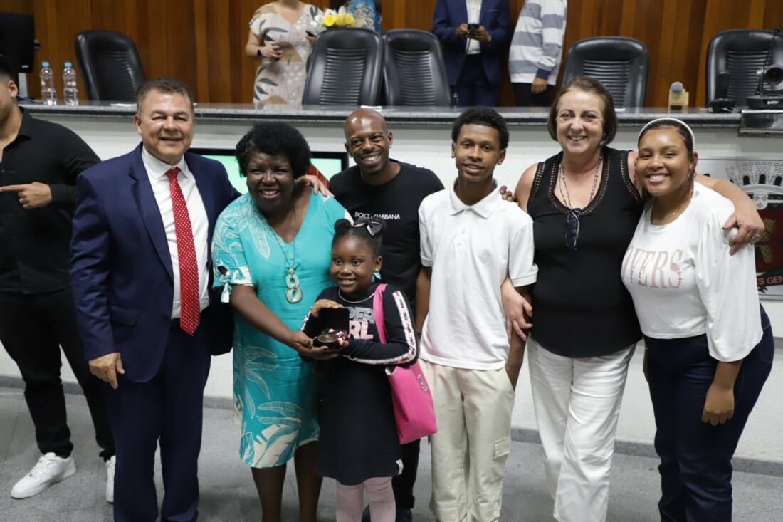 Câmara de Mogi entrega “Medalha Zumbi dos Palmares”