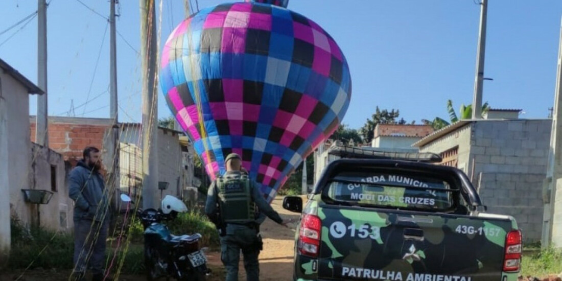 Guarda Municipal apreende balão e alerta para risco da prática para a população