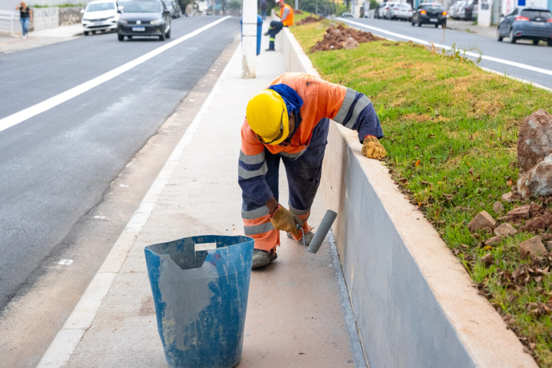 Revitalização de avenida em Itaquá, chega a 95% de conclusão