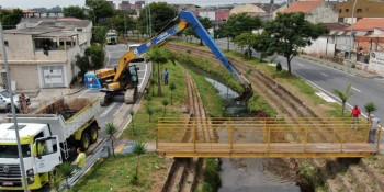 Manutenção remove 2,2 mil toneladas de lixo de rios e córregos