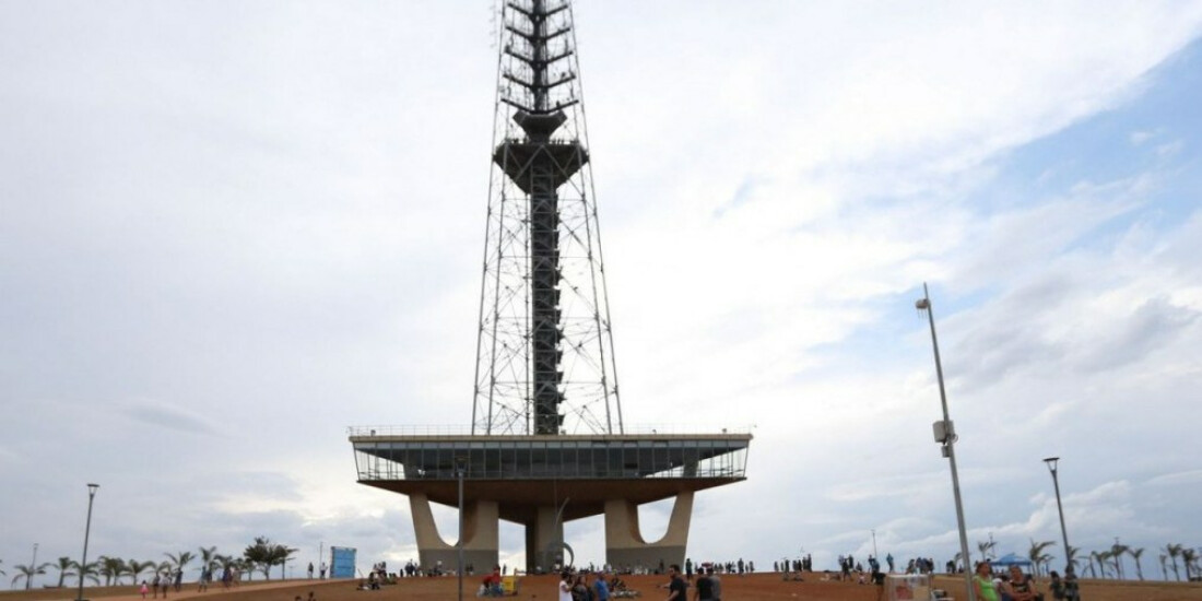 Brasília inaugura hoje luzes de Natal na Torre de TV
