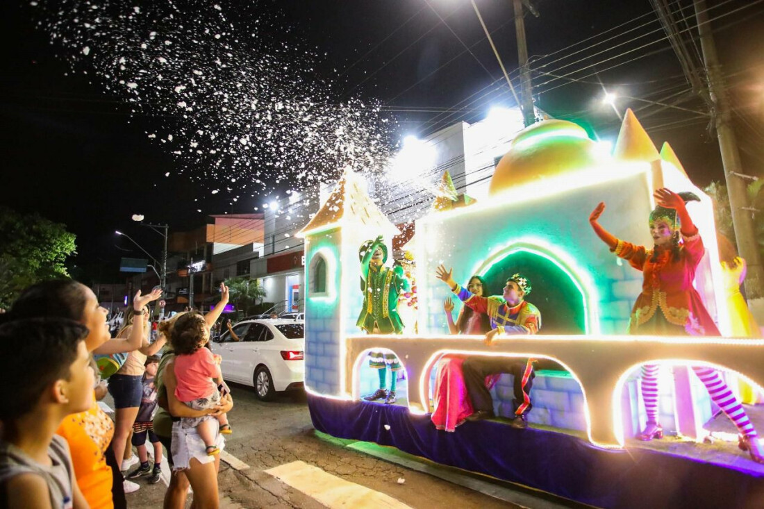 Natal Encantado de Arujá surpreende com shows, defiles e cantata