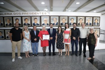 Câmara entrega diploma de “Honra ao Mérito” pelo aniversário da APP