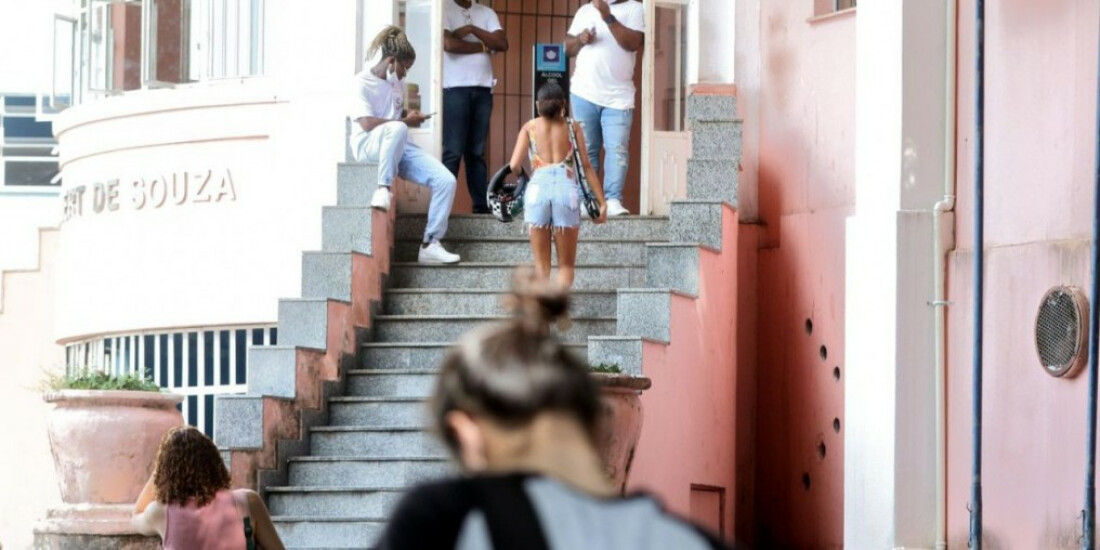 Edital concede bolsa e recursos para pesquisadores negros e indígenas