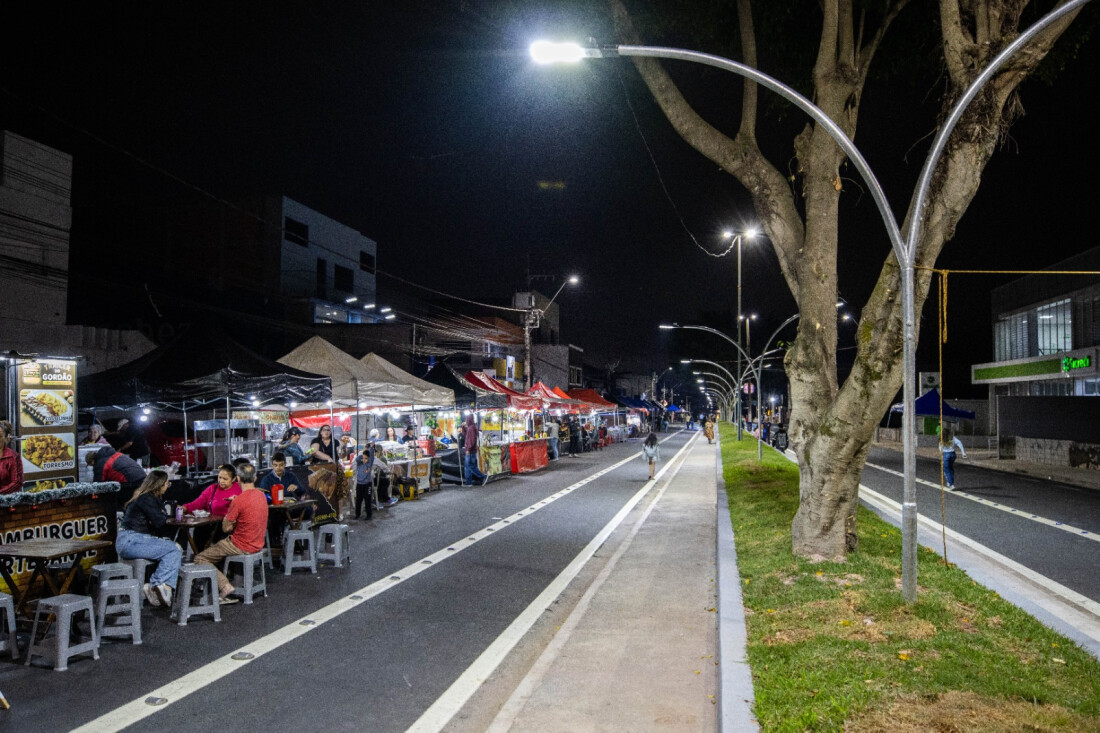Itaquá entrega a revitalização da avenida Vereador João Fernandes da Silva 
