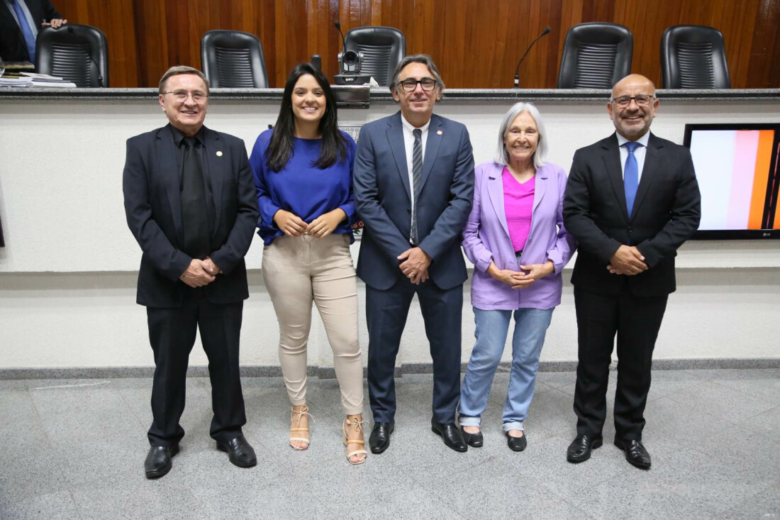 Com o apoio de 14 vereadores, Farofa é eleito novo presidente da Câmara