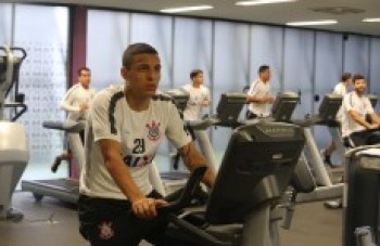 Lateral Guilherme Arana desfalca o timão em 3 jogos