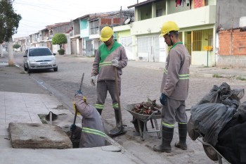 Manutenção retira 336 toneladas de resíduos de bueiros, valas e rios 