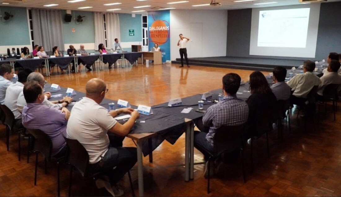 Mogi realiza a primeira reunião com integrantes do Conselho Mogi 500 anos