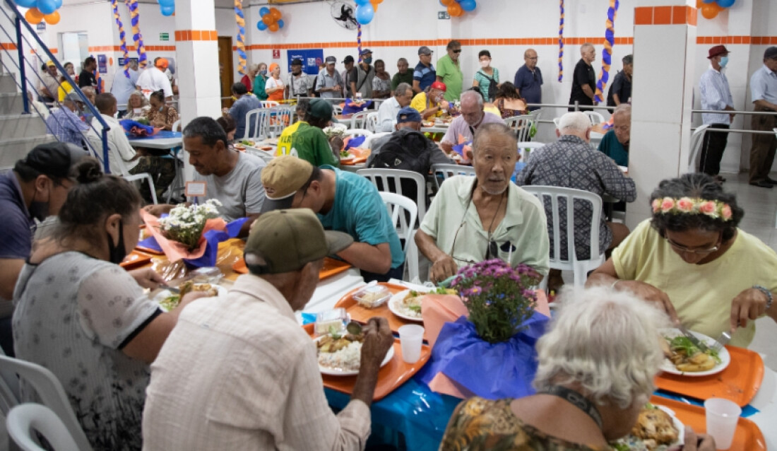 Restaurantes Bom Prato servirão almoços especiais nos dias de Natal e Ano Novo