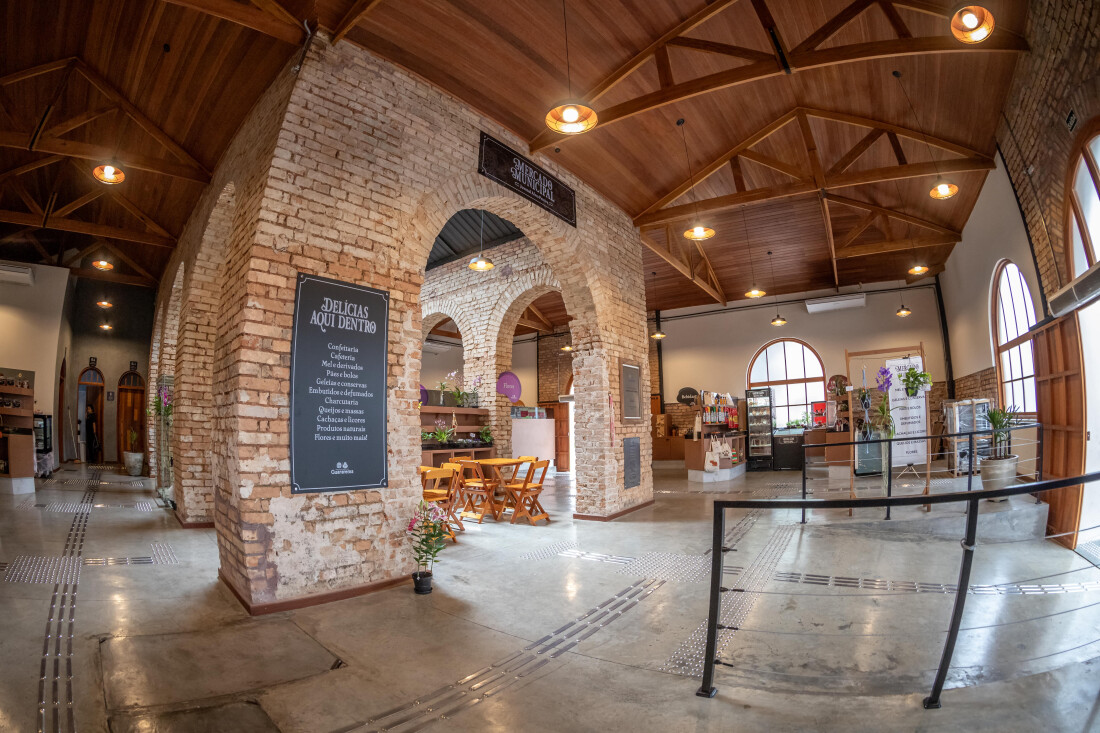 Mercado Municipal funciona todos os dias durante o Guararema Cidade Natal