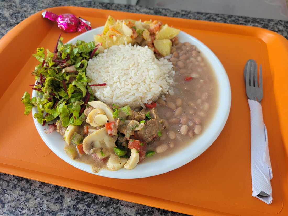 Bom Prato serve almoço especial no Ano Novo