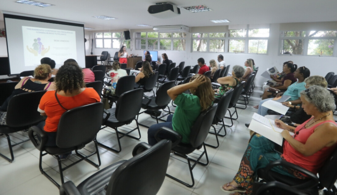 Conselheiros tutelares eleitos recebem capacitação em Mogi