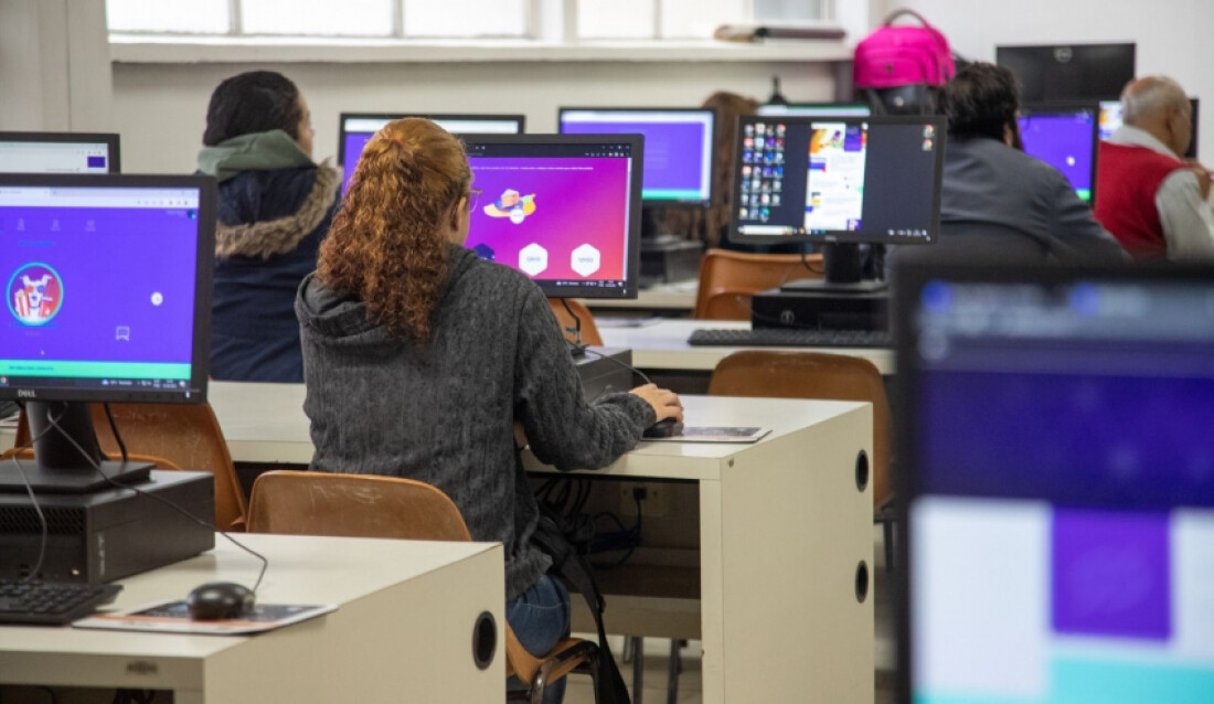 Mogi Conecta Emprego promove dois processos seletivos com mais de 110 vagas