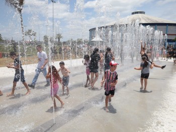 Fonte do Parque Max Feffer é vandalizada e segue fechada 