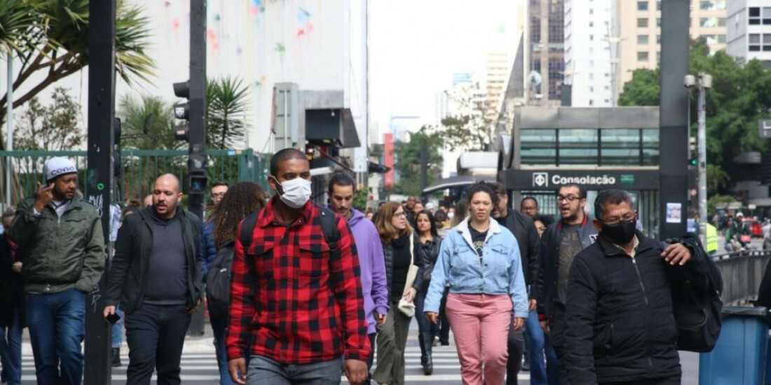 Brasil registra 54.493 novos casos de covid-19 em 24 horas