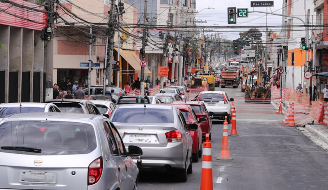 Segundo quarteirão da Voluntário Fernando Pinheiro Franco é liberado em Mogi
