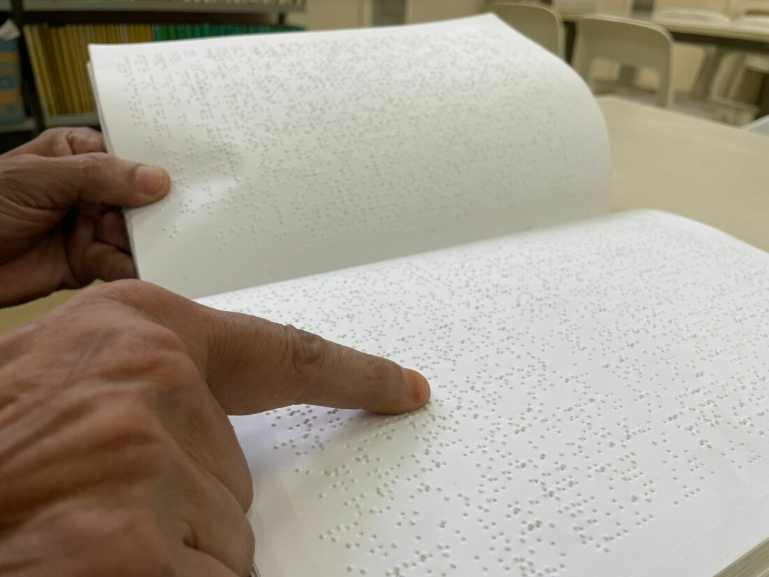 Biblioteca de Suzano tem acervo em braille e equipamentos para faciltar leitura