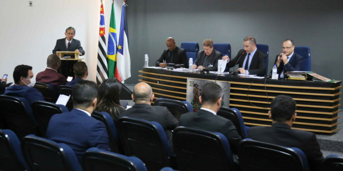 Câmara aprova projeto que cria secretarias e limita comissionados