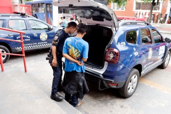 GCM prende em flagrante suspeitos de praticar ‘arrastão’ em loja do centro