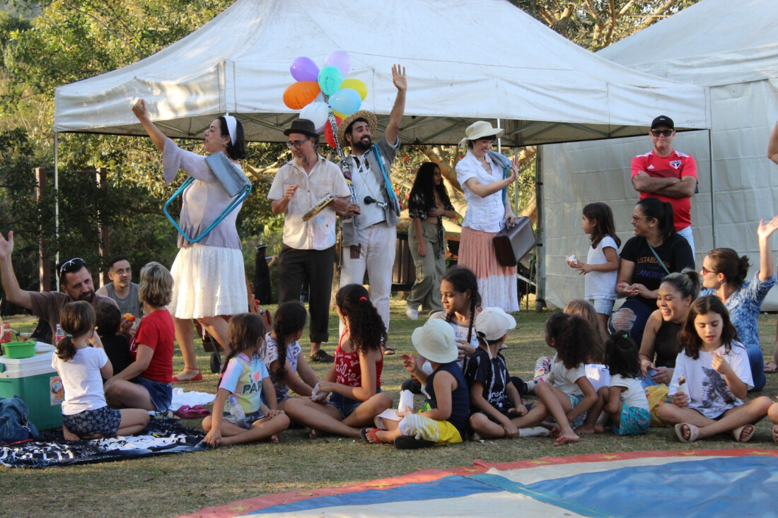 Opereta recebe teatro na praça neste sábado