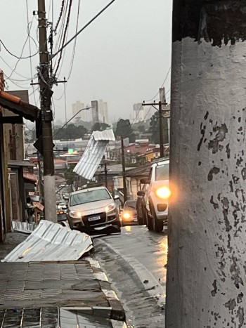 Após forte chuva e vento, região ainda enfrenta falta de água e energia