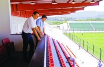 'Arena Nogueirão' reabre hoje com grandes nomes do futebol