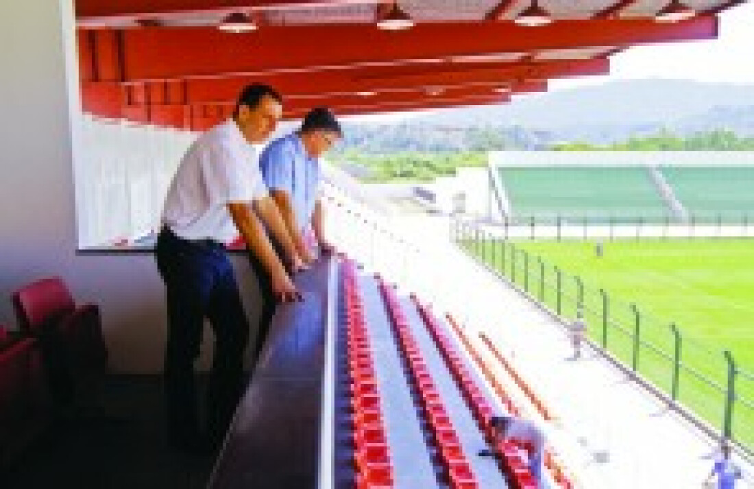 'Arena Nogueirão' reabre hoje com grandes nomes do futebol