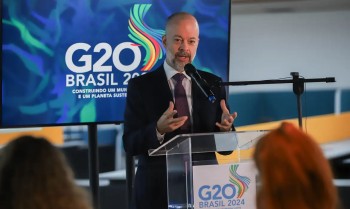 Pobreza e risco cambial
