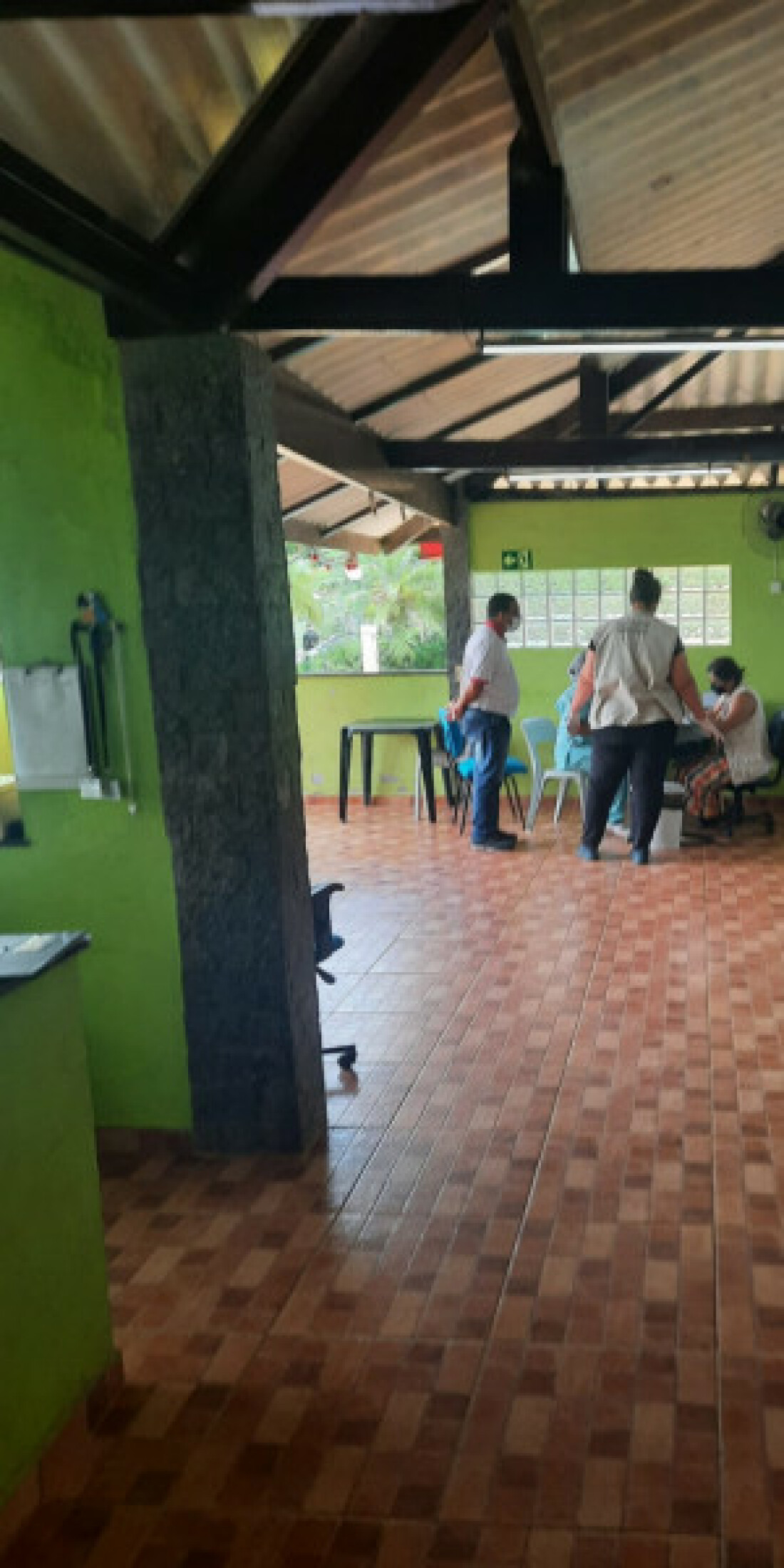 Vigilância Sanitária interdita clínica para idosos clandestina na Vila Mimosa