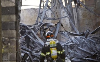 Incêndio destrói galpão de fábrica no Parque Industrial em Itaquá