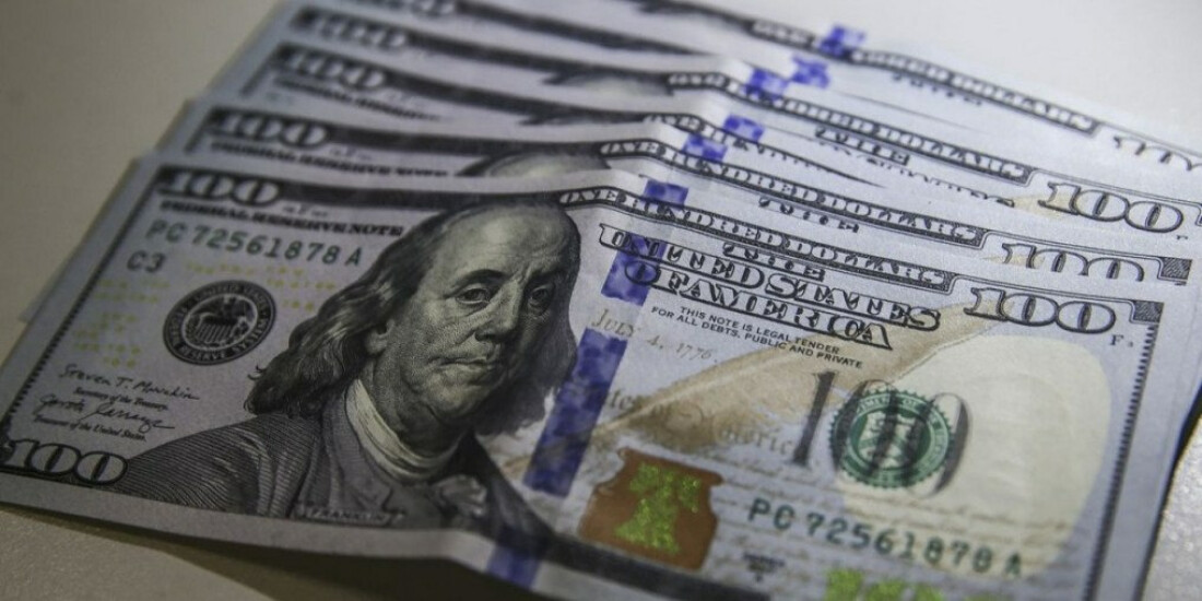 Dólar fecha dia em queda de 0,04%