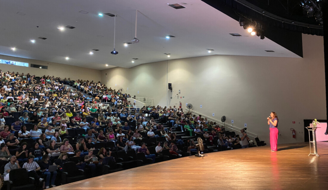 Formação reúne cerca de 1,7 mil professores da rede de ensino de Mogi 