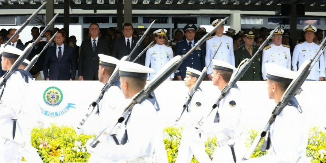 Presidente participa em Brasília de homenagem pelo Dia do Marinheiro
