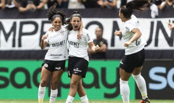 Brabas marcam no segundo tempo